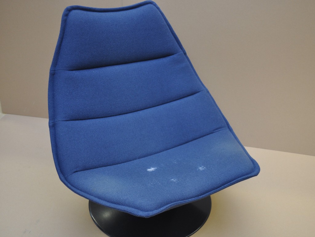 Artifort F584 fauteuil voor restauratie